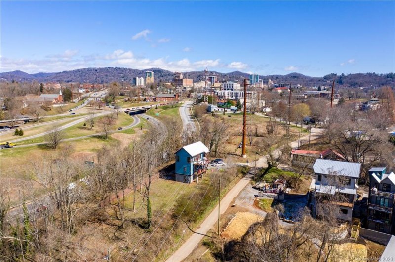Property image 4 at 99999 Club Street, Asheville, NC 28801