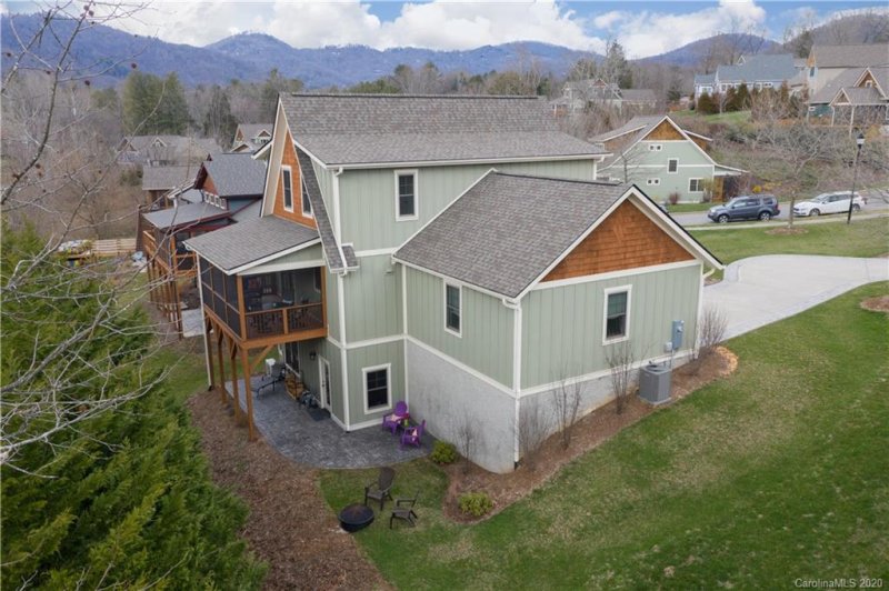 Property image 2 at 3 Grove Knoll Court, Asheville, NC 28805