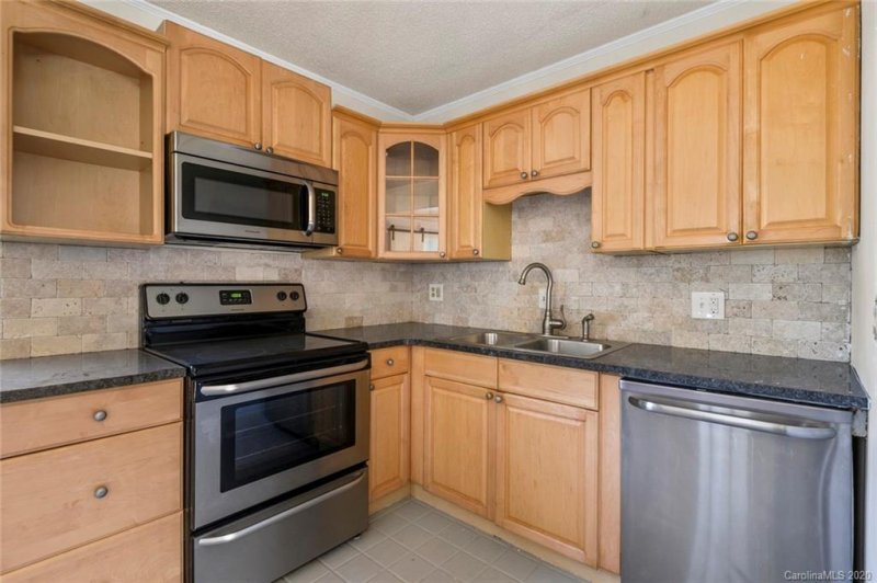 Property image 4 at 641 Ideal Way, Charlotte, NC 28203