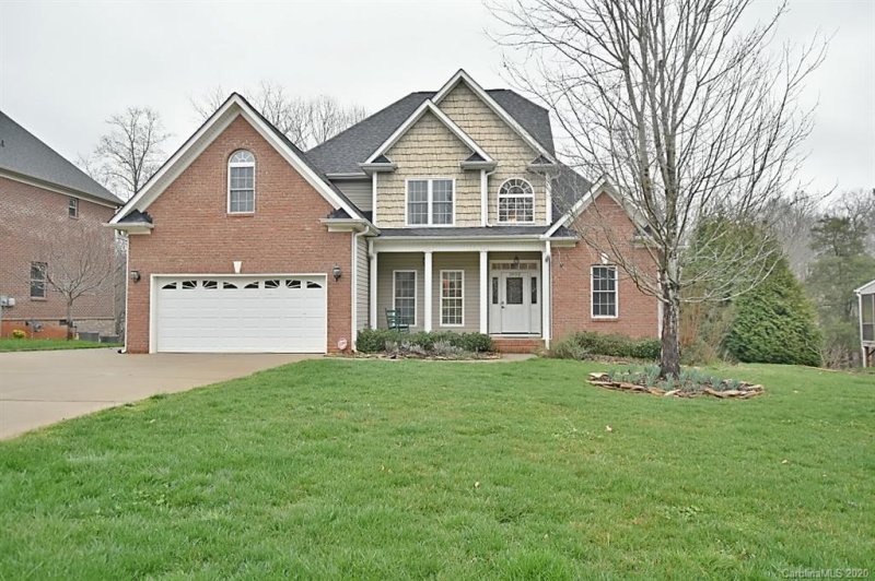 1802 Abbotsford Court