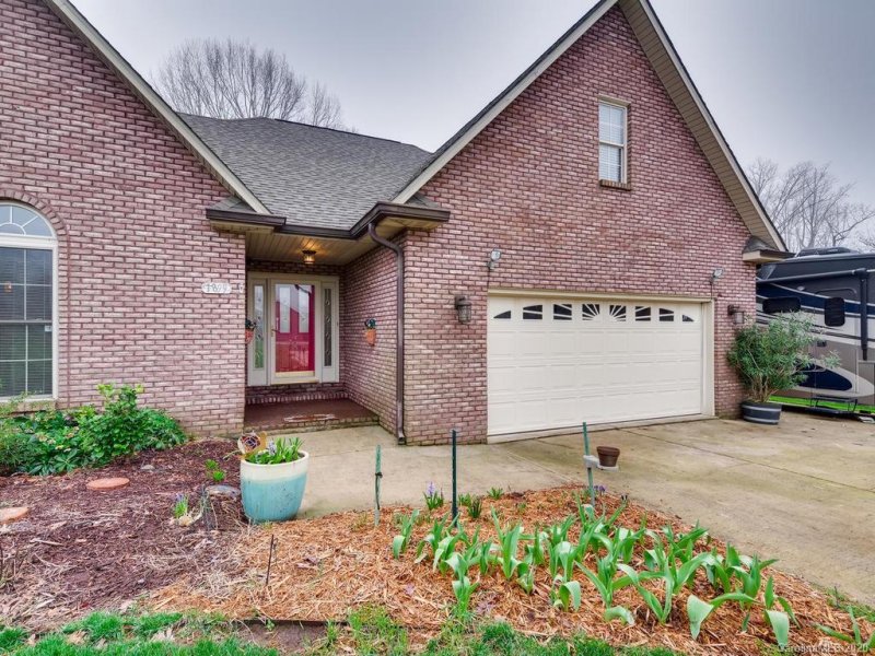 Property image 3 at 1899 Cameron Heights Circle, Denver, NC 28037