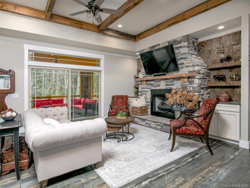 Property image 5 at 25 Nuthatch Court, Fairview, NC 28730