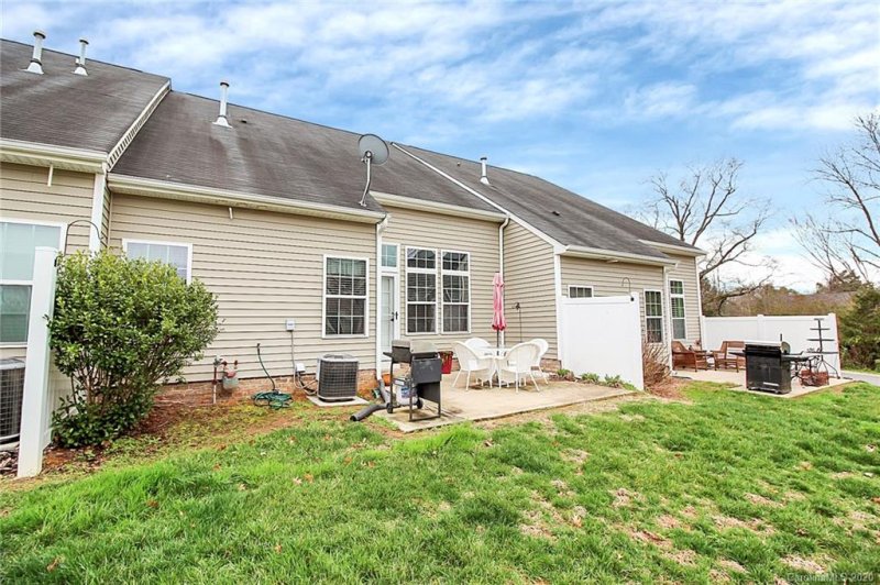 Property image 2 at 2007 Oxford Heights, Fort Mill, SC 29715