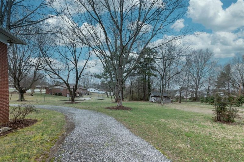 Property image 4 at 2511 27th Street, Hickory, NC 28601