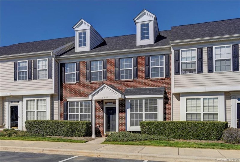 7589 Bluff Point Lane