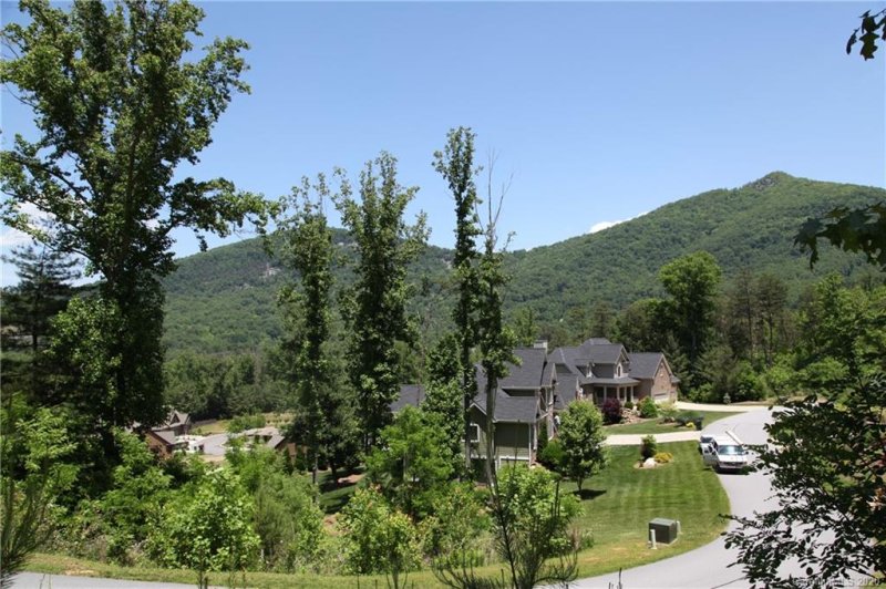 Property image 3 at 94 Village Pointe Lane, Asheville, NC 28803