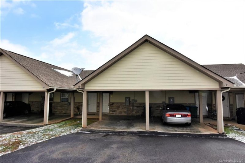 Property image 2 at 19 Rotunda Circle, Asheville, NC 28806