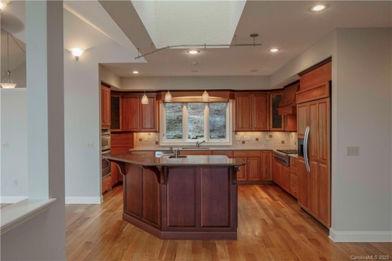 Property image 4 at 210 High Road Overlook, Hendersonville, NC 28739