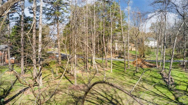 Property image 5 at 300 Beverly Circle, Charlotte, NC 28270