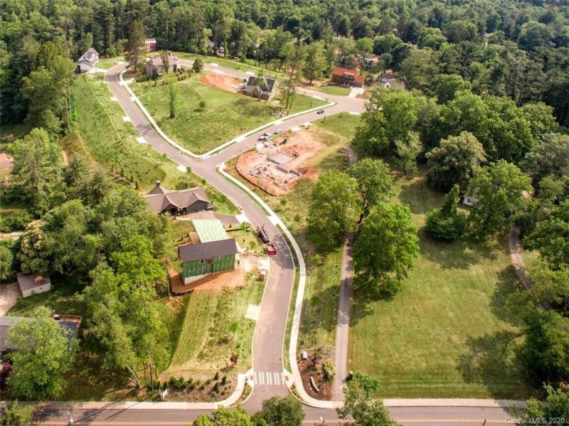 Property image 4 at 51 Malvern Walk, Asheville, NC 28806