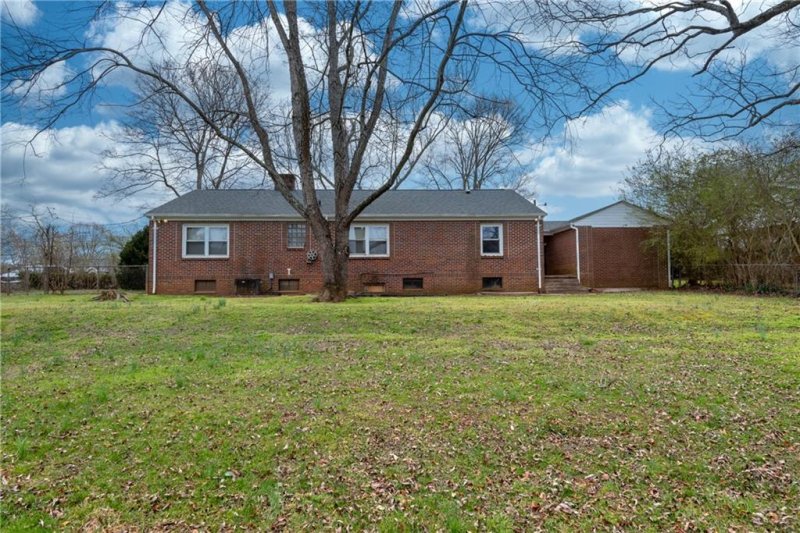 Property image 3 at 106 31st Avenue, Hickory, NC 28601