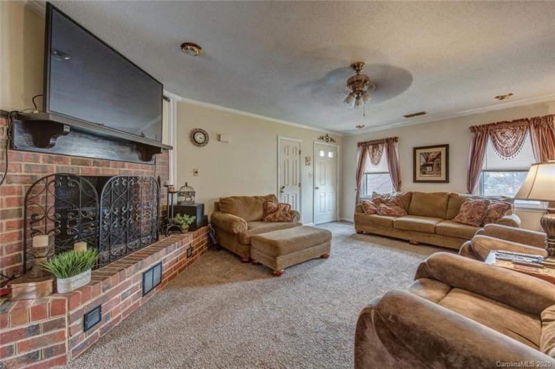 Property image 5 at 817 Jamestown Drive, Gastonia, NC 28056