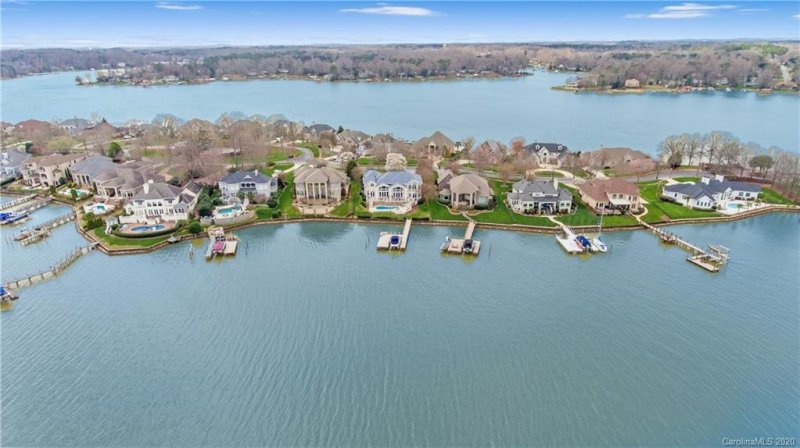 Property image 2 at 3524 Governors Island Drive, Denver, NC 28037