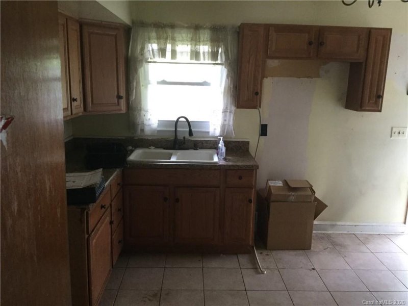 Property image 4 at 10 W Chapel Circle, Asheville, NC 28803