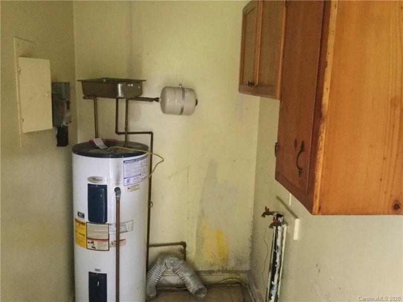 Property image 5 at 10 W Chapel Circle, Asheville, NC 28803