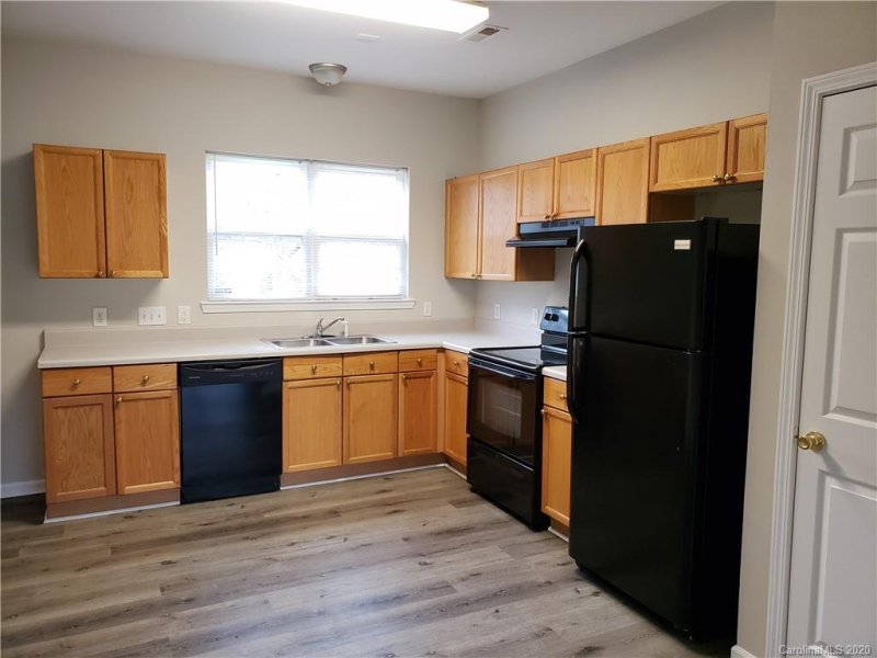 Property image 3 at 1525 Braveheart Lane, Charlotte, NC 28216