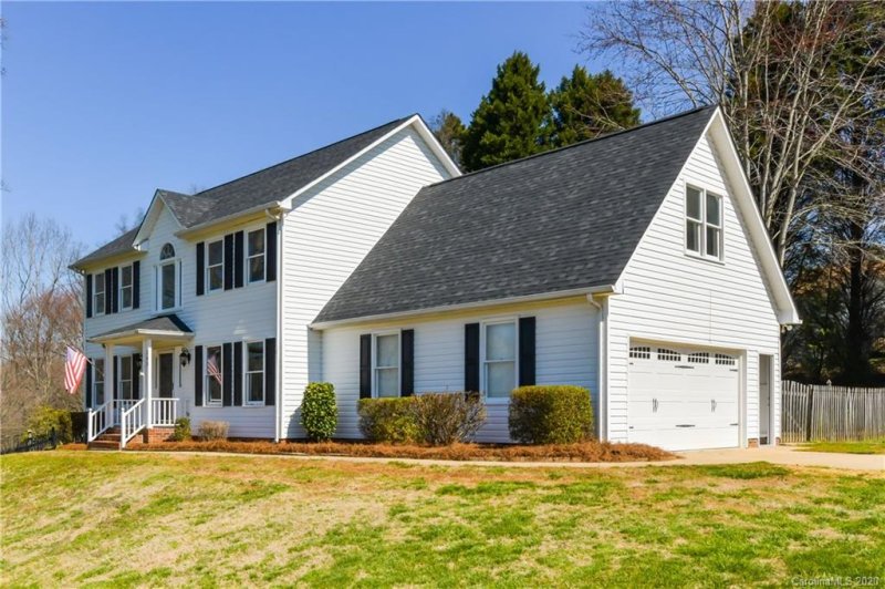 Property image 2 at 305 Meadow Green Drive, Salisbury, NC 28147