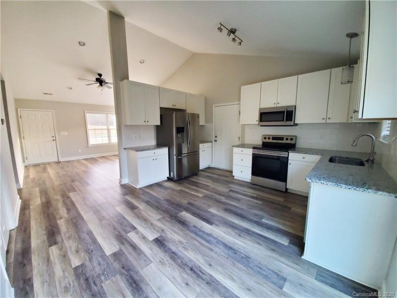 Property image 3 at 332 Lone Tree Lane, Clover, SC 29710