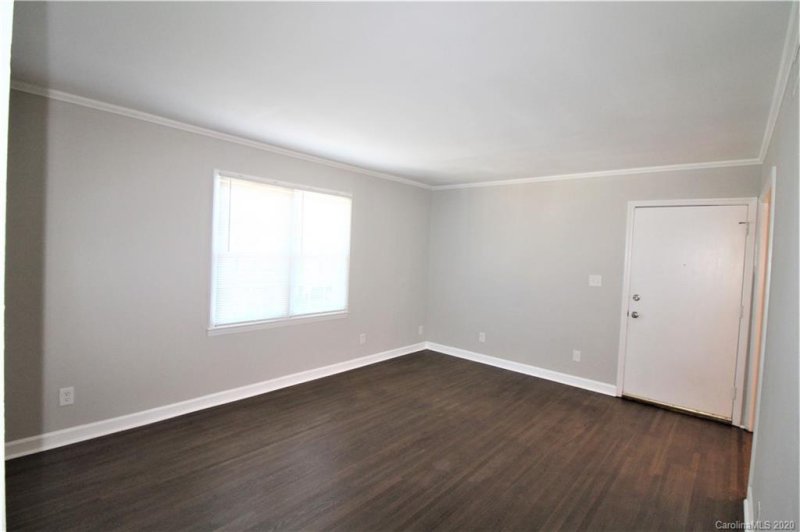 Property image 3 at 920 Mcalway Road, Charlotte, NC 28211