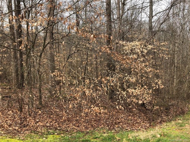 Property image 4 at 715 Crystal Lynn Drive, Lowell, NC 28098