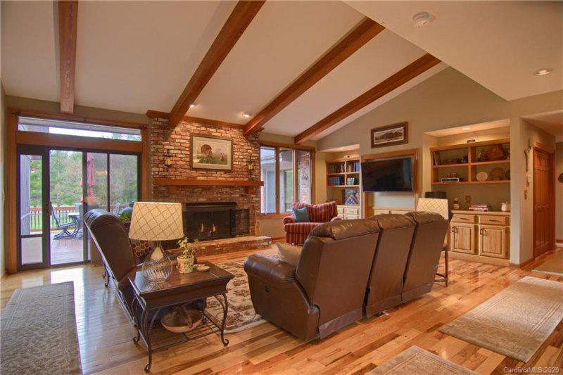 Property image 4 at 2000 Plum Tree Lane, Hendersonville, NC 28739