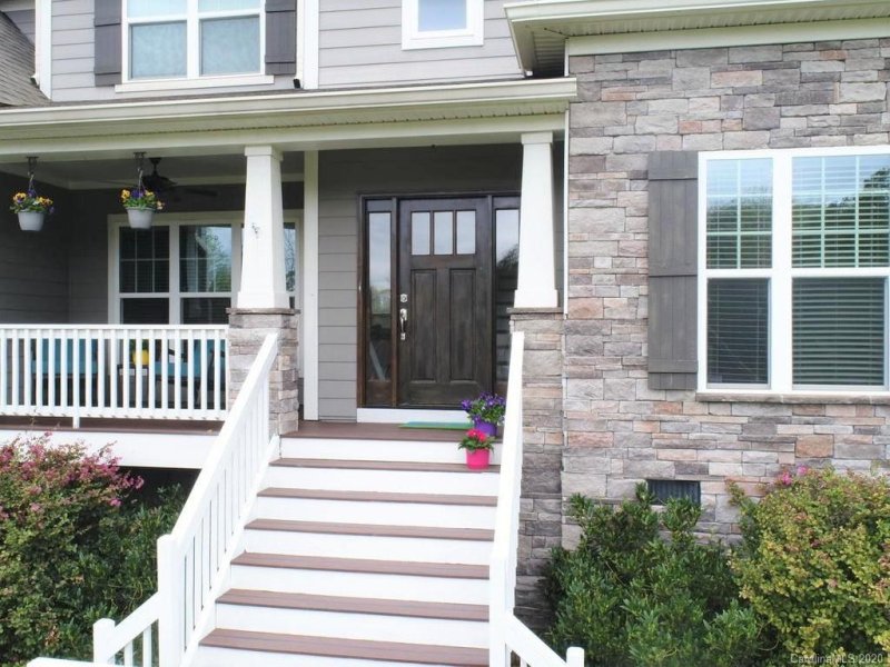 Property image 2 at 105 Orchard Farm Lane, Mooresville, NC 28117