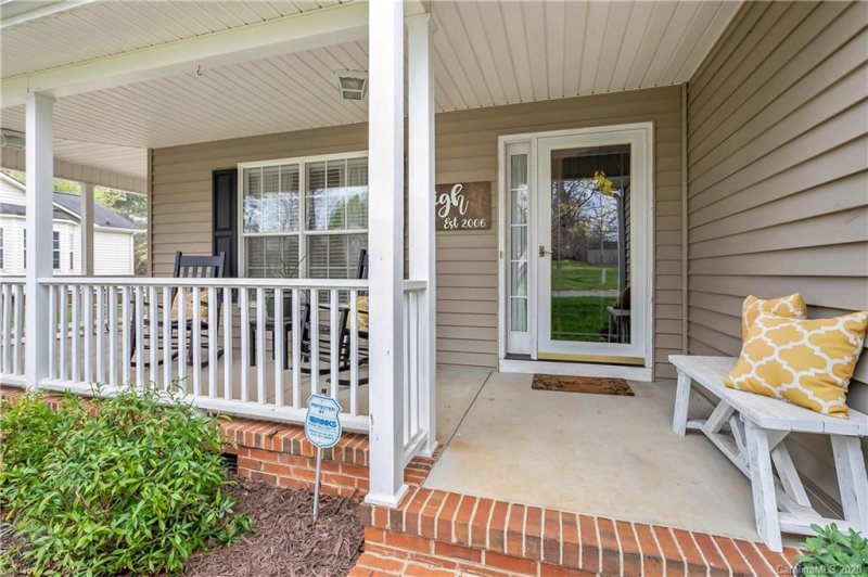 Property image 2 at 1009 White Water Circle, Belmont, NC 28012