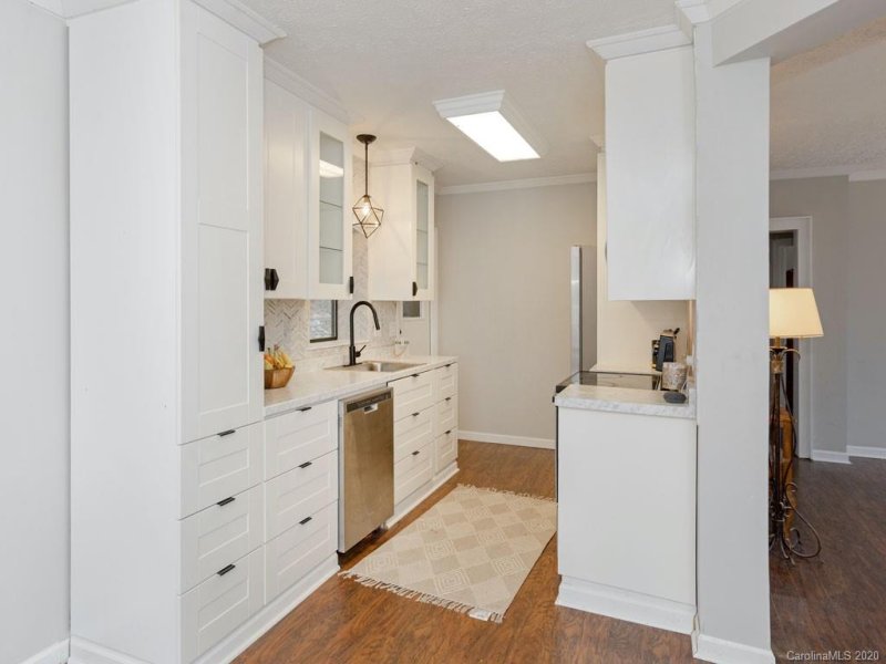 Property image 4 at 2409 E Morningside Drive, Hendersonville, NC 28791