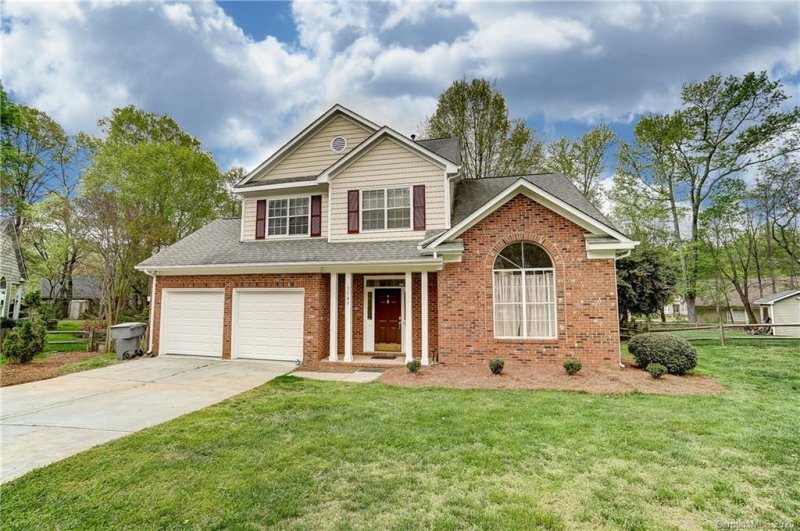 Property image 2 at 5505 Ashbluff Court, Charlotte, NC 28216