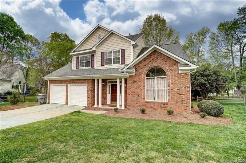 Property image 3 at 5505 Ashbluff Court, Charlotte, NC 28216