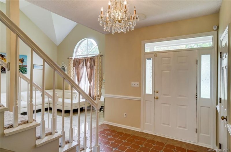 Property image 4 at 5505 Ashbluff Court, Charlotte, NC 28216