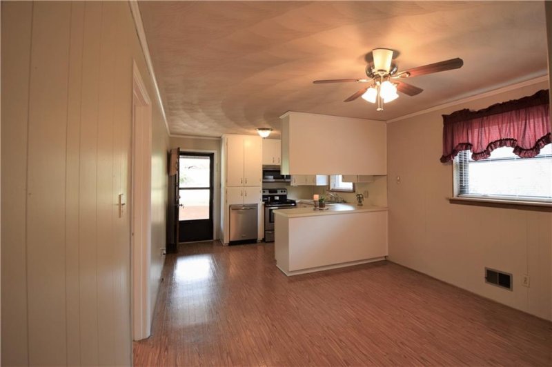 Property image 2 at 9123 Wilson Heights Avenue, Hildebran, NC 28637