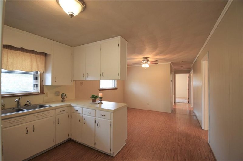 Property image 3 at 9123 Wilson Heights Avenue, Hildebran, NC 28637