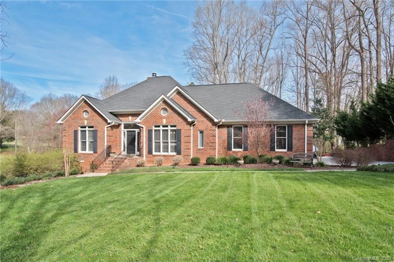 Property image 2 at 4721 Mountain Point Lane, Charlotte, NC 28216