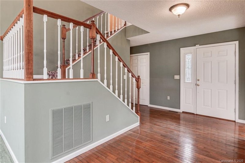 Property image 5 at 8 Tree Top Place, Black Mountain, NC 28711