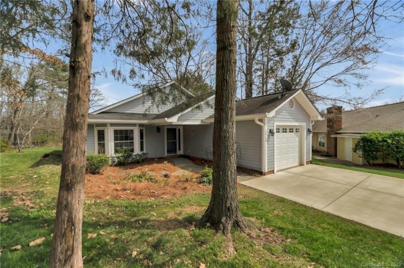 Property image 2 at 2928 Misty Plum Court, Fort Mill, SC 29715