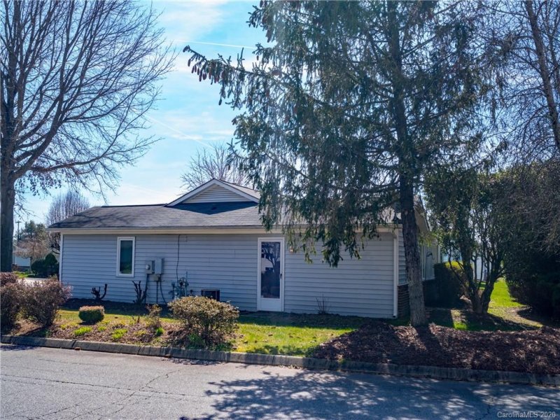 Property image 4 at 249 Dartcrest Drive, Hendersonville, NC 28792