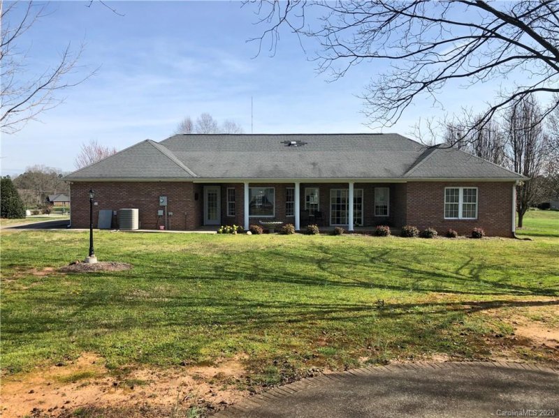 Property image 2 at 1011 Walnut Springs Court, Dallas, NC 28034