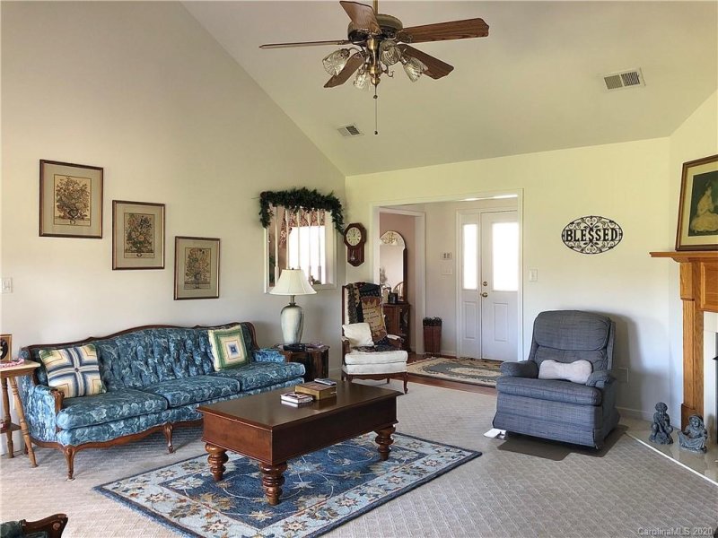 Property image 4 at 1011 Walnut Springs Court, Dallas, NC 28034