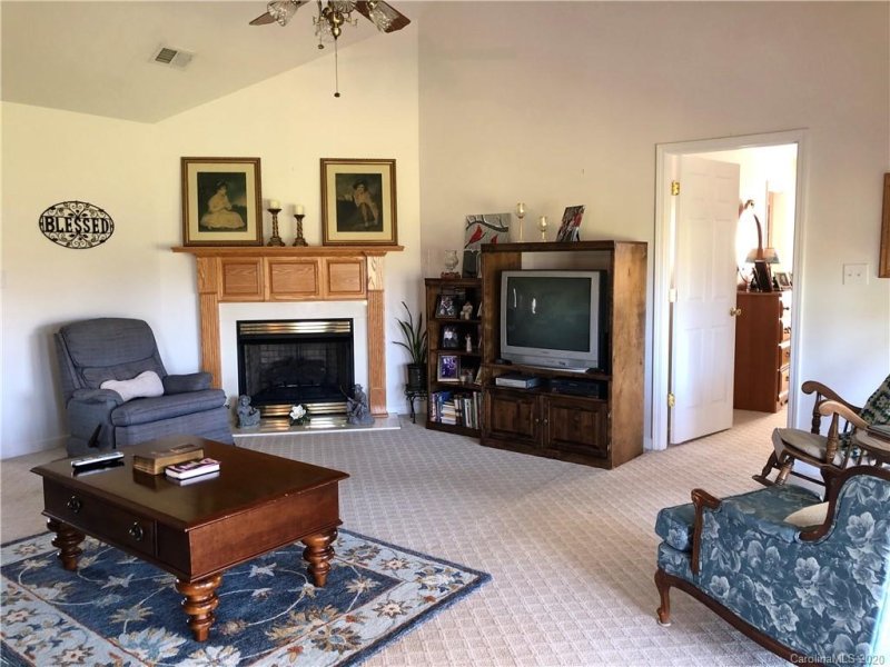 Property image 5 at 1011 Walnut Springs Court, Dallas, NC 28034