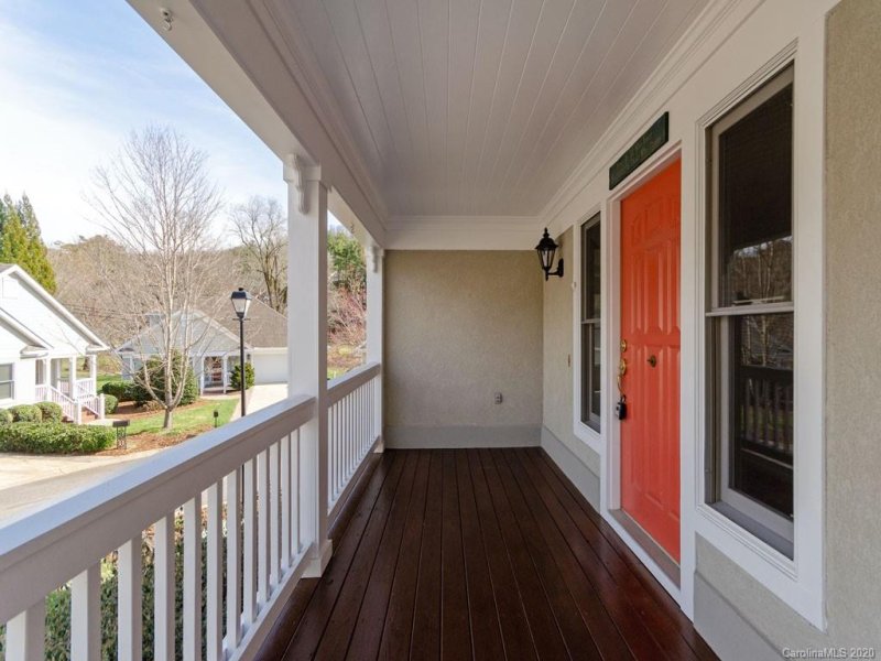 Property image 2 at 33 Creekside Way, Asheville, NC 28804