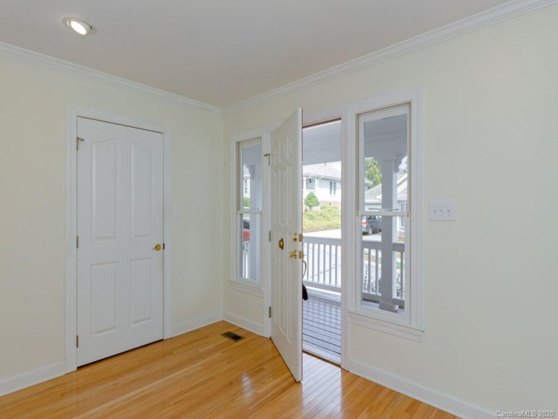 Property image 3 at 33 Creekside Way, Asheville, NC 28804