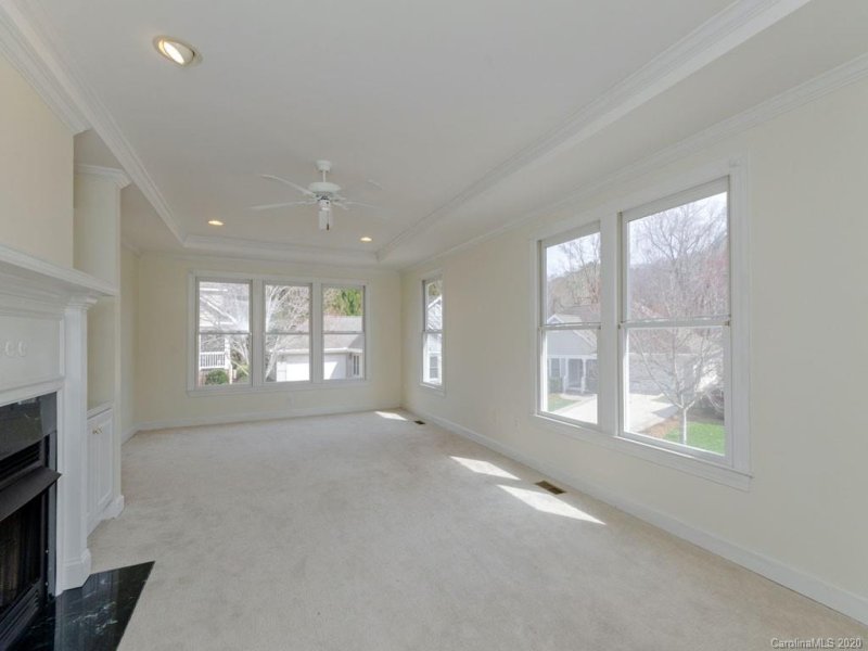 Property image 5 at 33 Creekside Way, Asheville, NC 28804