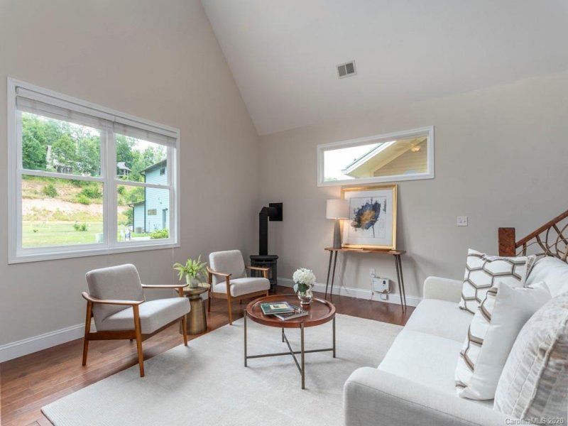 Property image 2 at 15 Destination Drive, Asheville, NC 28806