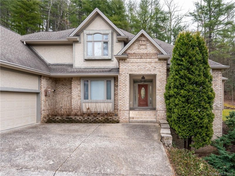 Property image 3 at 6 Mountain Spring Drive, Hendersonville, NC 28739