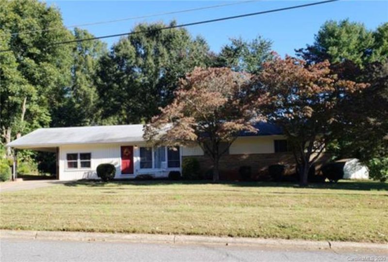 Property image 2 at 619 S Carolina Avenue, Statesville, NC 28677