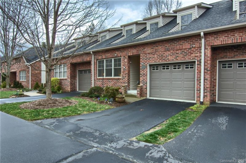 Property image 3 at 176 Wash Creek Drive, Hendersonville, NC 28739