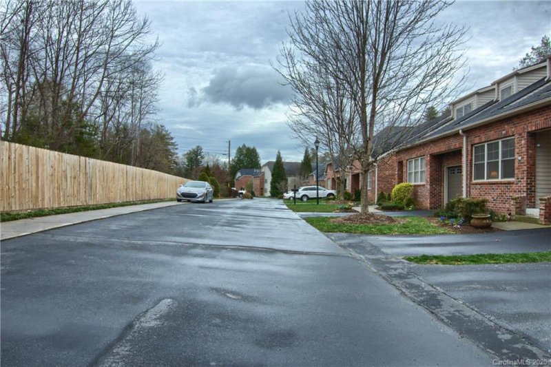 Property image 4 at 176 Wash Creek Drive, Hendersonville, NC 28739