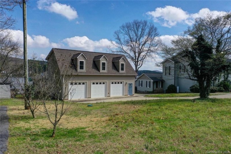 Property image 3 at 938 Pinehaven Drive, New London, NC 28127