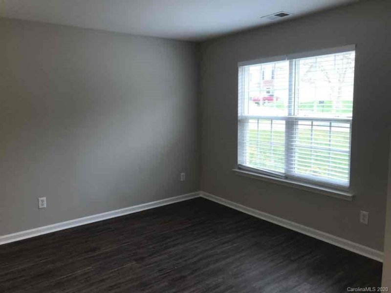 Property image 2 at 5507 Kiev Drive, Charlotte, NC 28216